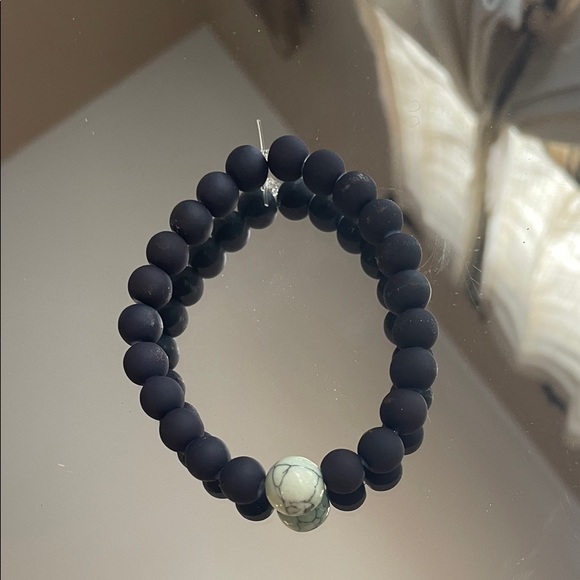Beautiful handcrafted navy beaded bracelet with marble accent beach